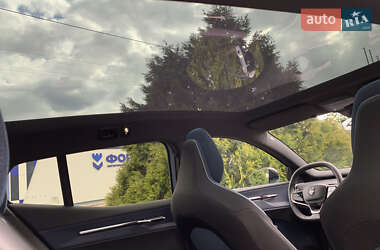 Позашляховик / Кросовер Volvo EX30 2024 в 
