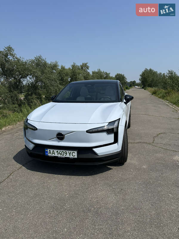 Внедорожник / Кроссовер Volvo EX30 2024 в Киеве