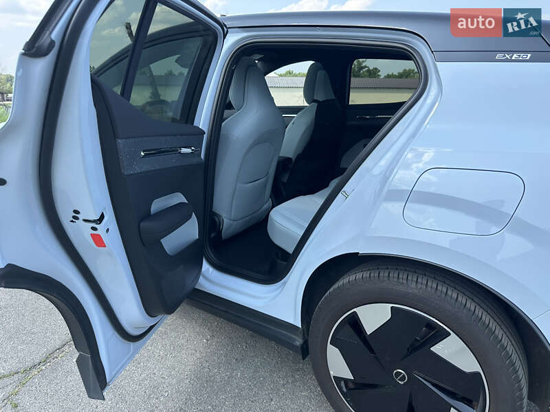 Внедорожник / Кроссовер Volvo EX30 2024 в Киеве