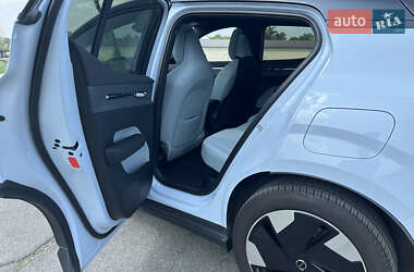 Внедорожник / Кроссовер Volvo EX30 2024 в 