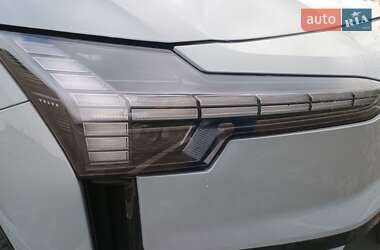Внедорожник / Кроссовер Volvo EX30 2024 в 