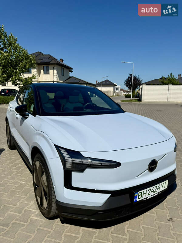Внедорожник / Кроссовер Volvo EX30 2024 в 