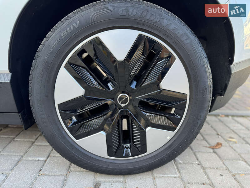 Внедорожник / Кроссовер Volvo EX30 2024 в Ивано-Франковске