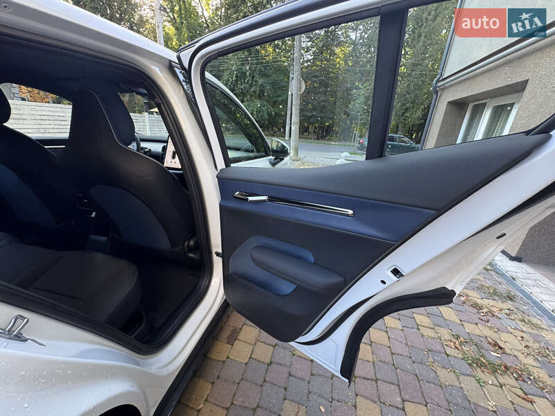 Внедорожник / Кроссовер Volvo EX30 2024 в Ивано-Франковске