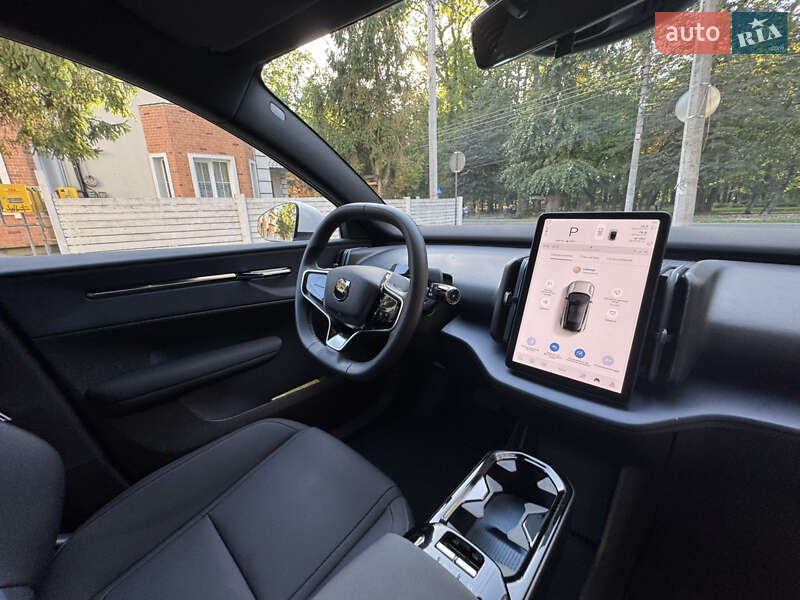 Внедорожник / Кроссовер Volvo EX30 2024 в Ивано-Франковске
