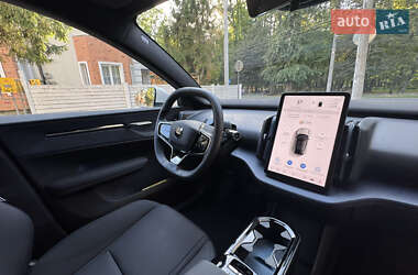 Внедорожник / Кроссовер Volvo EX30 2024 в 
