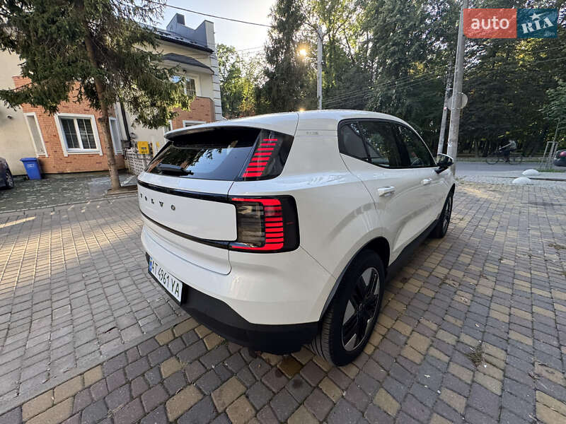 Внедорожник / Кроссовер Volvo EX30 2024 в Ивано-Франковске