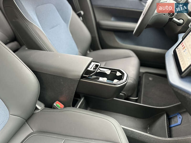 Позашляховик / Кросовер Volvo EX30 2024 в Ужгороді