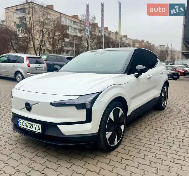 Volvo EX30 2024