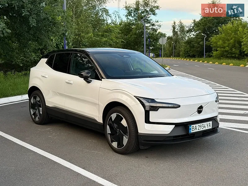 Volvo EX30 2024