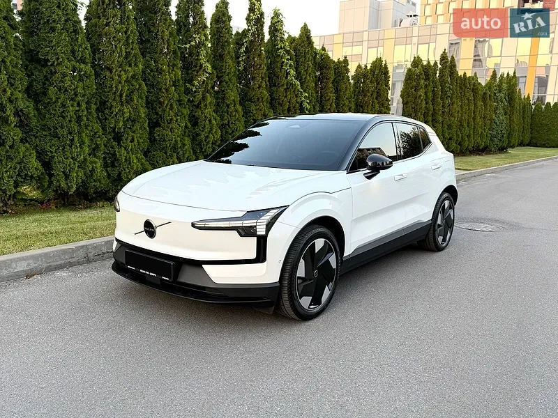 Volvo EX30 2024