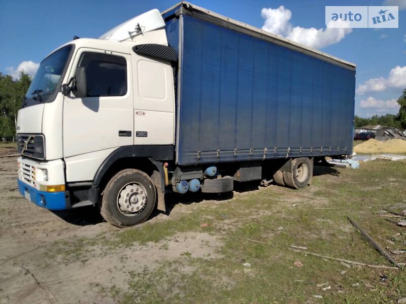 Тентованый Volvo F12 1999 в Бородянке