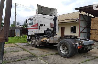 Тягач Volvo F12 1994 в Кременной