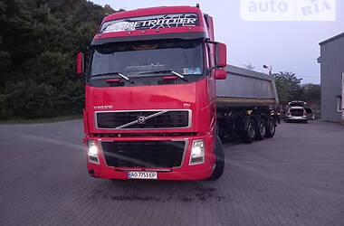 Тягач Volvo F12 2008 в Тячеве