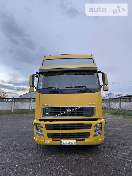 Тягач Volvo FH 12 2003 в Стрые