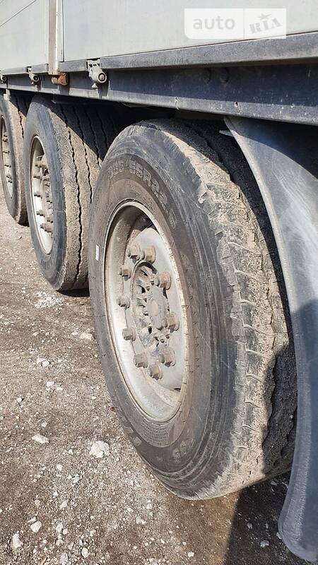 Контейнеровоз Volvo FH 12 2003 в Ужгороді