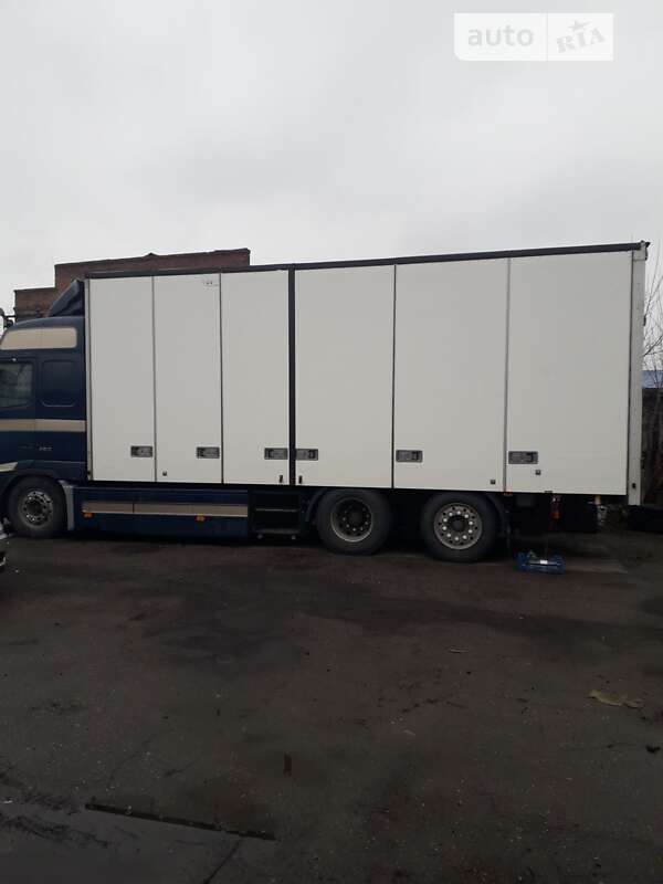Вантажний фургон Volvo FH 12 2003 в Сумах