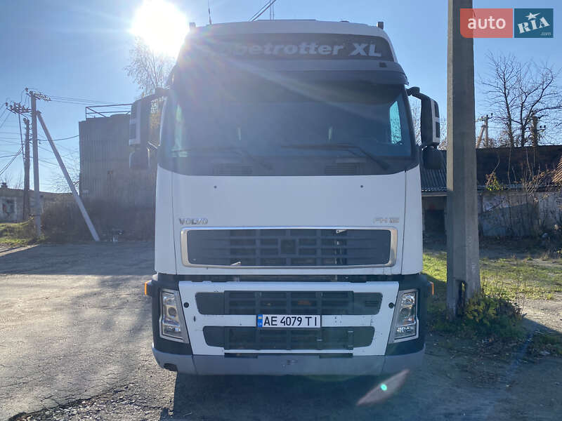 Самосвал Volvo FH 12 2003 в Корце