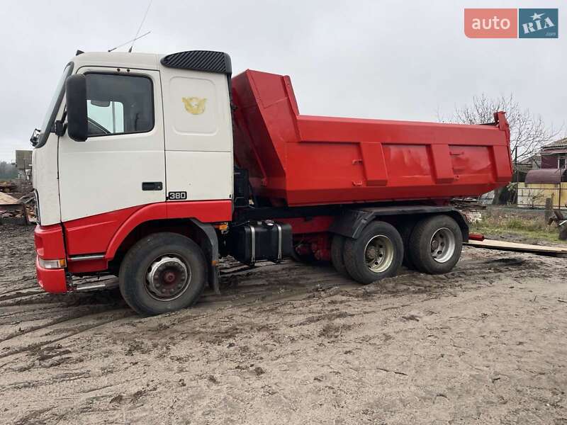 Самосвал Volvo FH 12 2000 в Ровно