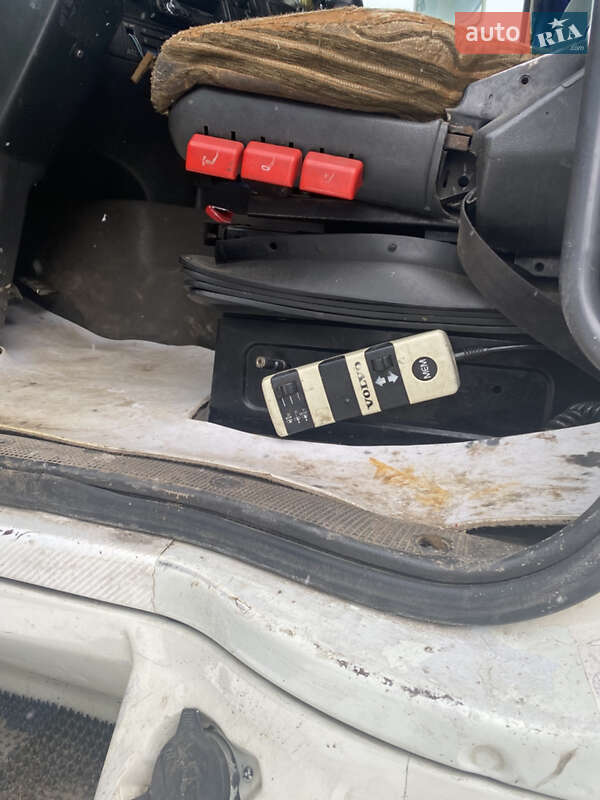 Тягач Volvo FH 12 2001 в Шумске фото 11 Тягач Volvo FH 12 2001 в Шумске