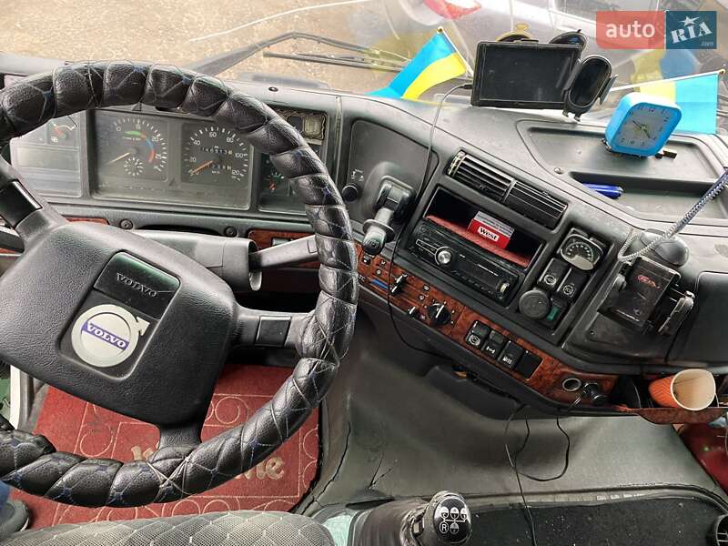 Зерновоз Volvo FH 12 2001 в Одессе