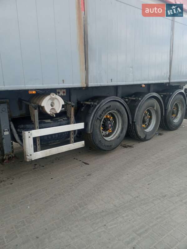 Самосвал Volvo FH 12 2000 в Сваляве