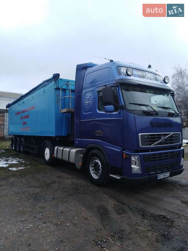 Зерновоз Volvo FH 12 2003 в Прилуках