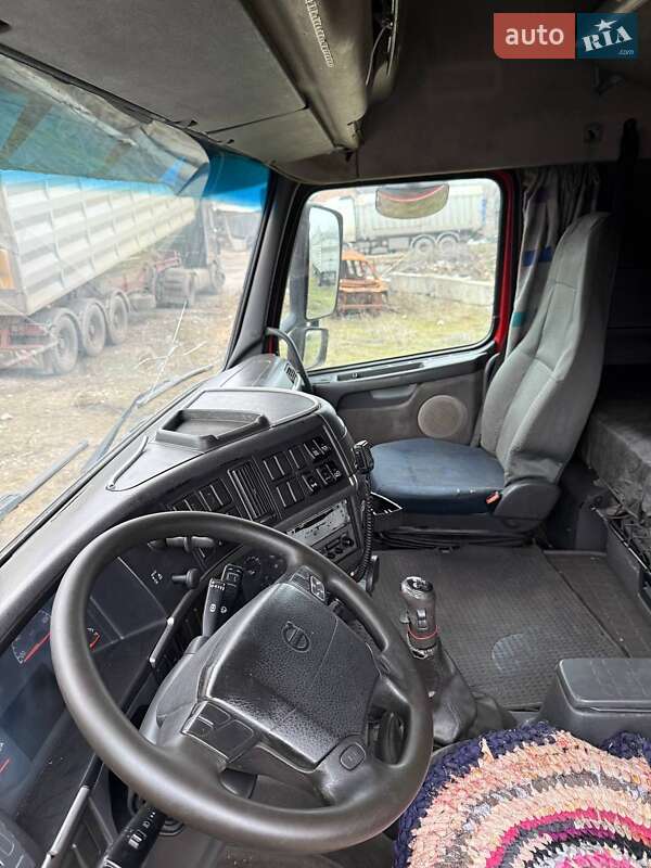 Зерновоз Volvo FH 12 2005 в Днепре