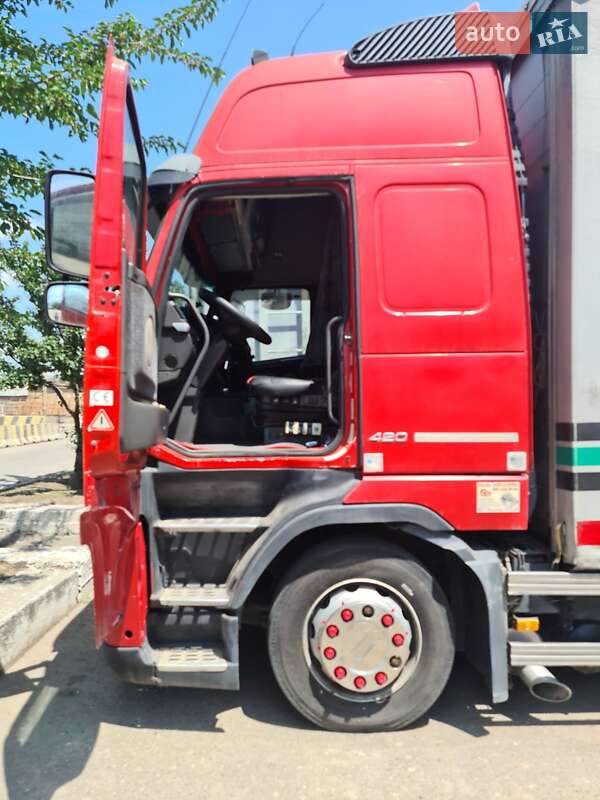 Тентованый Volvo FH 12 2004 в Николаеве