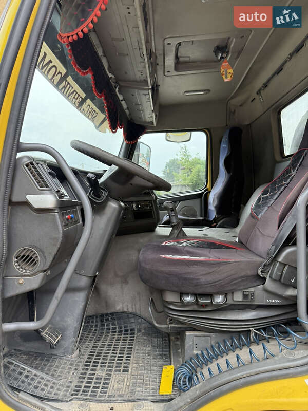 Самосвал Volvo FH 12 2004 в Киеве