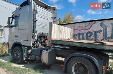 Контейнеровоз Volvo FH 12 2004 в 