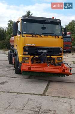 Прибирально-поливальні автомобілі Volvo FH 12 1997 в Броварах
