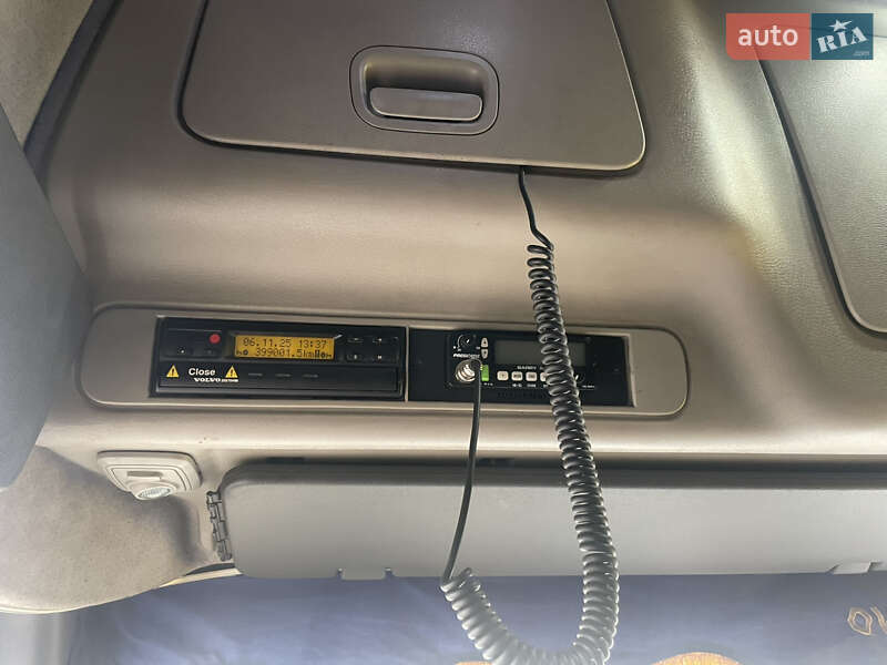 Грузовой фургон Volvo FH 12 2006 в Харькове