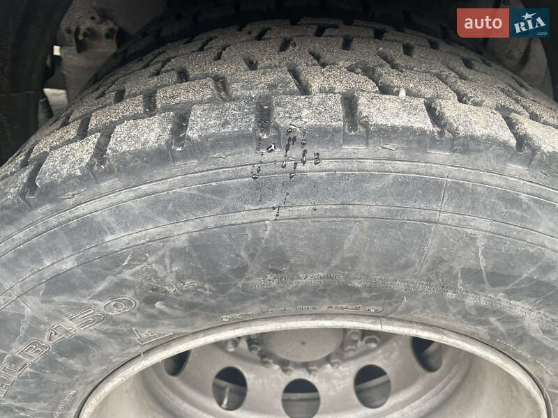 Грузовой фургон Volvo FH 12 2006 в Харькове