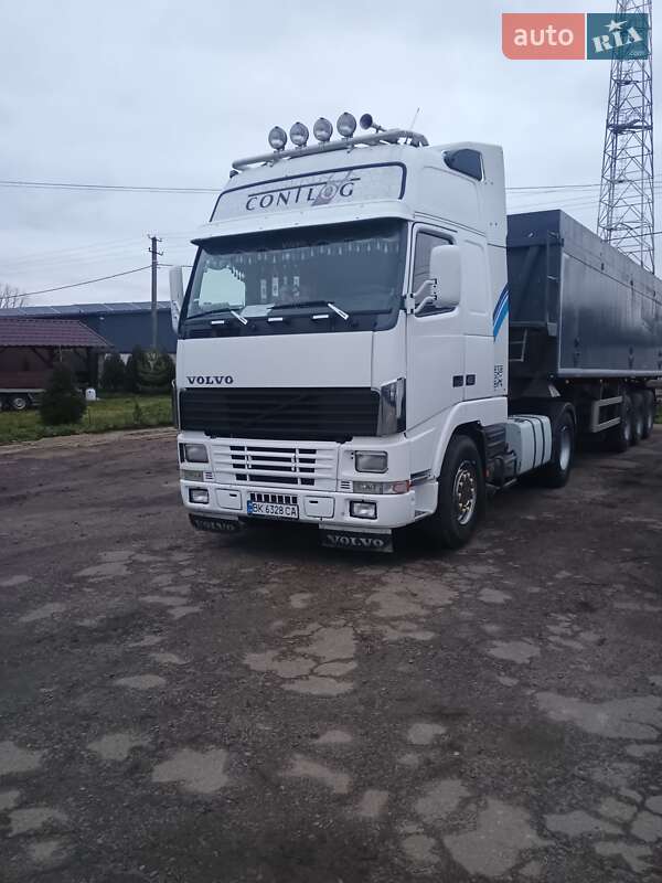 Тягач Volvo FH 12 2002 в Млинове