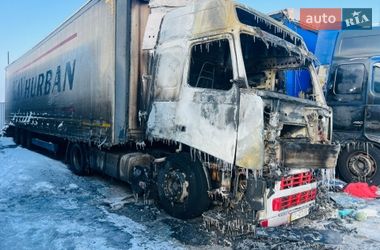 Тягач Volvo FH 12 2004 в Чернівцях