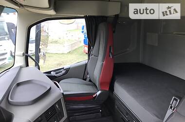 Контейнеровоз Volvo FH 13 2015 в Залещиках