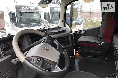 Контейнеровоз Volvo FH 13 2015 в Залещиках