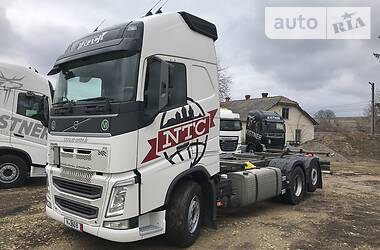 Контейнеровоз Volvo FH 13 2015 в Залещиках