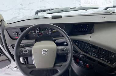 Контейнеровоз Volvo FH 13 2017 в 