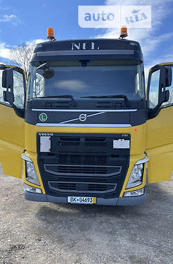 Тягач Volvo FH 13 2015 в Черновцах