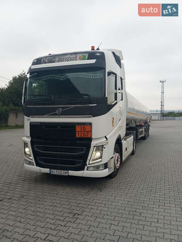 Бензовоз Volvo FH 13 2014 в Черновцах фото 5 Бензовоз Volvo FH 13 2014 в Черновцах