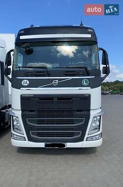 Тягач Volvo FH 13 2013 в Києві