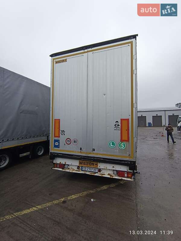 Тентований Volvo FH 13 2011 в Чернівцях