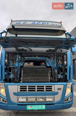 Тягач Volvo FH 13 2010 в 