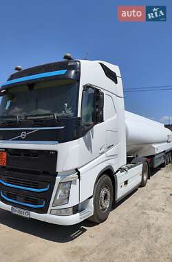 Бензовоз Volvo FH 13 2016 в 