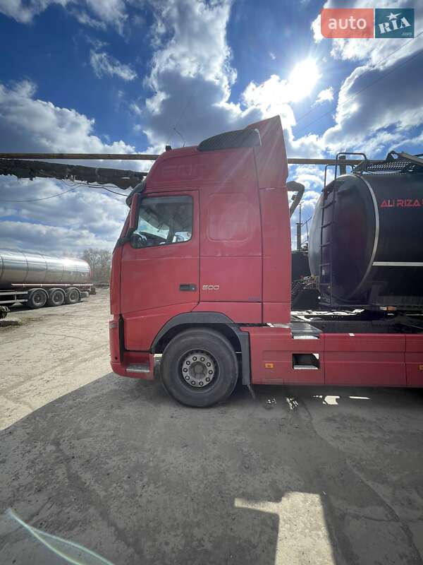 Тягач Volvo FH 13 2010 в 
