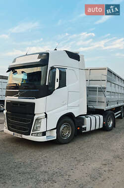 Тягач Volvo FH 13 2015 в 