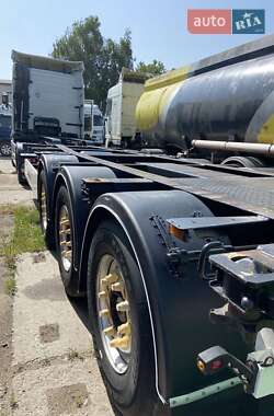 Контейнеровоз Volvo FH 13 2013 в 
