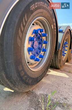 Контейнеровоз Volvo FH 13 2012 в 